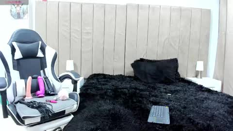 Snapshot of valery_slim18 chatting on March 4, 2026, 11:55 pm valery online show from March 4, 2026, 11:55 pm