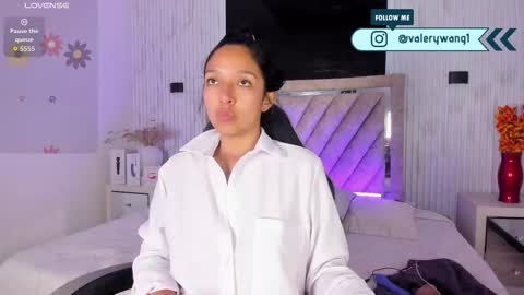 Val online show from December 22, 2025, 11:51 am