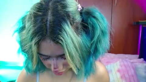 zoe online show from May 5, 2026, 3:25 am