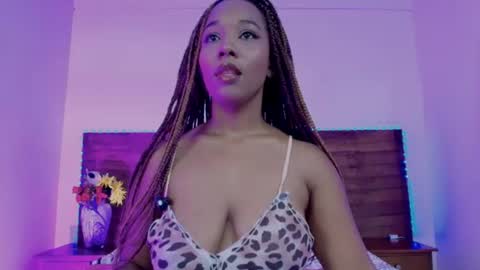 Snapshot of valeska_rousee chatting on June 19, 2026, 5:28 pm Valeska online show from June 19, 2026, 5:28 pm
