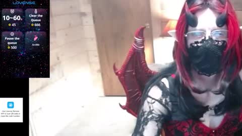 Snapshot of valhanna_ chatting on November 5, 2025, 6:13 am Valhanna online show from November 5, 2025, 6:13 am