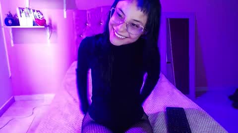 valkiry_ online show from November 6, 2025, 6:09 pm