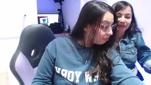 Snapshot of vall_09 chatting on May 21, 2026, 12:06 am Vall online show from May 21, 2026, 12:06 am