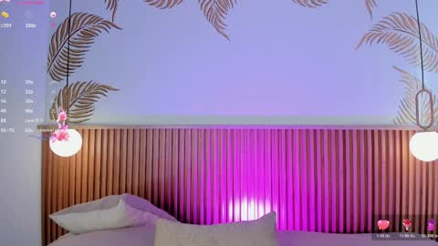 valleriie_ online show from April 9, 2026, 3:39 pm