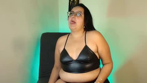 Vallery16 online show from November 28, 2025, 2:14 am