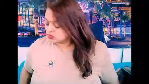 Snapshot of valleyval chatting on February 4, 2025, 6:25 am indianvalvet priya is back online show from February 4, 2025, 6:25 am