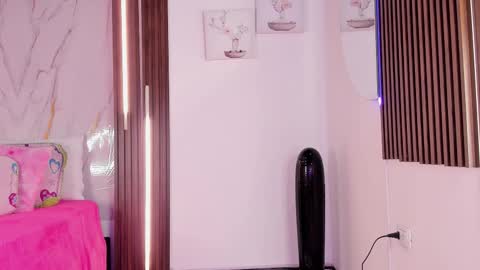 Vallolet Peach  online show from February 17, 2026, 12:12 pm