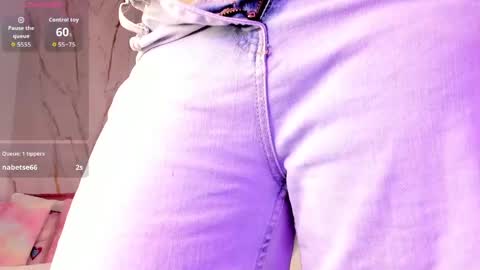 Vallolet Peach  online show from April 19, 2026, 12:26 pm