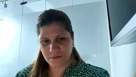 Snapshot of valu2208 chatting on October 3, 2025, 5:21 pm valu2208 online show from October 3, 2025, 5:21 pm