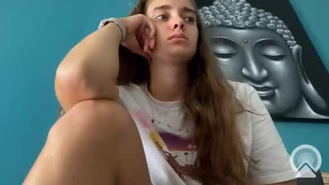 Snapshot of valure_lera chatting on March 8, 2025, 4:01 am valure_lera online show from March 8, 2025, 4:01 am