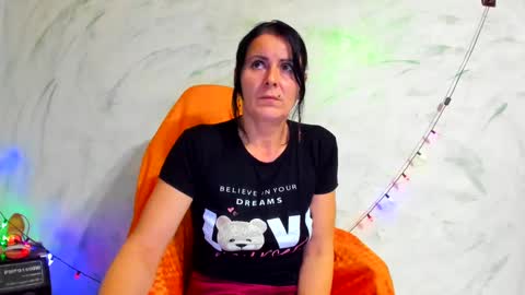 valentina online show from February 4, 2025, 5:01 pm