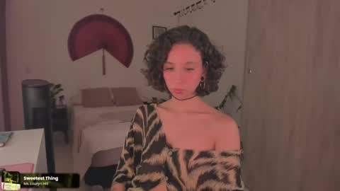Snapshot of valyturner chatting on May 25, 2026, 1:44 am online show from May 25, 2026, 1:44 am
