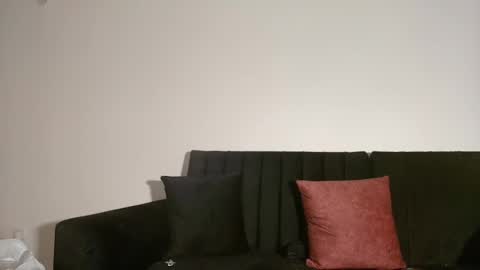 david guzman i model independenthelp me with a thumbs up online show from March 8, 2025, 1:17 am