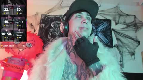 david guzman i model independenthelp me with a thumbs up online show from October 15, 2025, 3:06 am