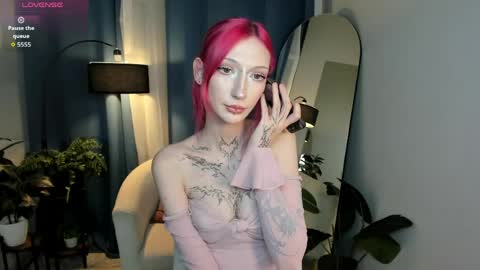 Leyla online show from June 6, 2026, 9:19 pm