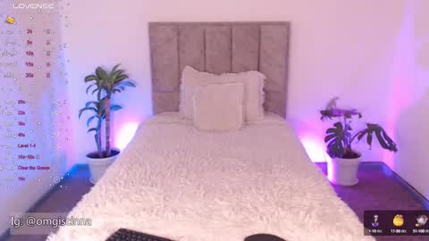 Cinnamon  online show from February 19, 2025, 4:22 pm