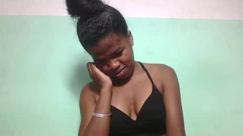 Snapshot of vanafiry chatting on February 5, 2025, 4:48 am vanafiry online show from February 5, 2025, 4:48 am