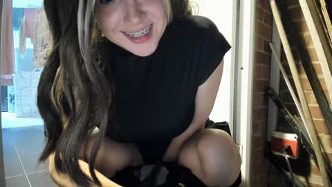 vanessa online show from October 16, 2025, 1:50 am