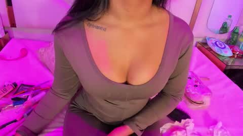 Snapshot of vanelin18 chatting on May 5, 2026, 2:58 pm Vane online show from May 5, 2026, 2:58 pm