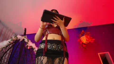 Vanelope online show from April 6, 2026, 4:46 am