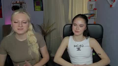 Snapshot of vanesa_lux chatting on June 23, 2026, 8:23 am Vanesa online show from June 23, 2026, 8:23 am