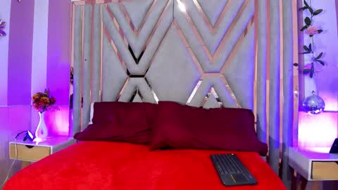 vanesaa_mejia online show from November 6, 2025, 4:35 am