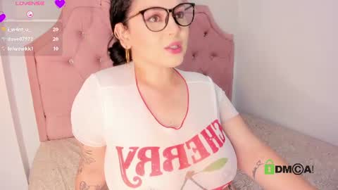 Snapshot of vanesaplacios chatting on June 30, 2026, 10:11 pm vanesa online show from June 30, 2026, 10:11 pm