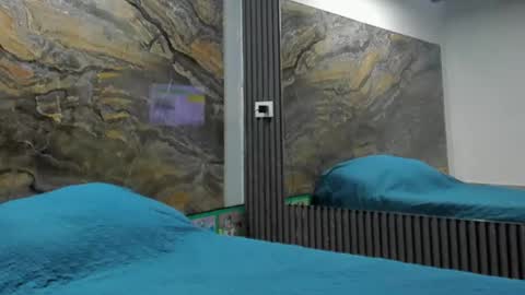vanessa_cordoba online show from October 9, 2025, 11:30 am