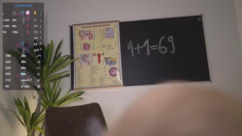 Snapshot of vanessa_de_ville chatting on December 3, 2024, 9:33 am Vanessa online show from December 3, 2024, 9:33 am