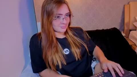 vanessa_foxyy online show from July 11, 2026, 8:33 pm