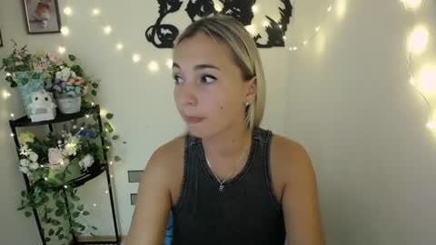 Snapshot of vanessa_joy_ chatting on June 30, 2026, 7:42 am Vanessa online show from June 30, 2026, 7:42 am