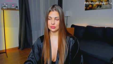 vanessa_moonn online show from November 18, 2025, 2:43 pm