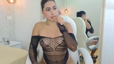 Vanessa  online show from November 10, 2025, 9:03 pm