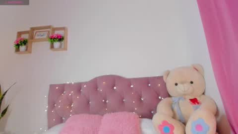 Snapshot of vanessa_sexyhot_ chatting on November 29, 2025, 11:35 am vanessa online show from November 29, 2025, 11:35 am