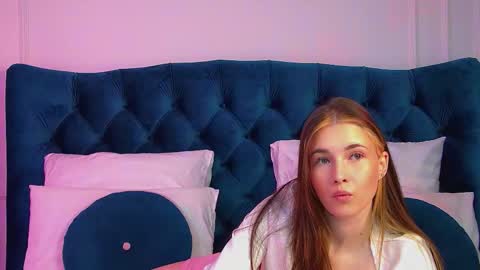 Vanessa online show from March 18, 2026, 6:16 am