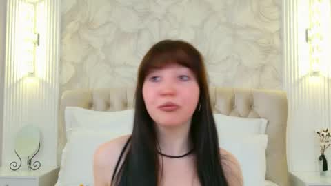 Vanessa online show from October 4, 2025, 3:32 pm