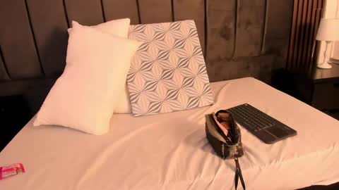 Vanessa Hard online show from June 6, 2026, 7:29 pm