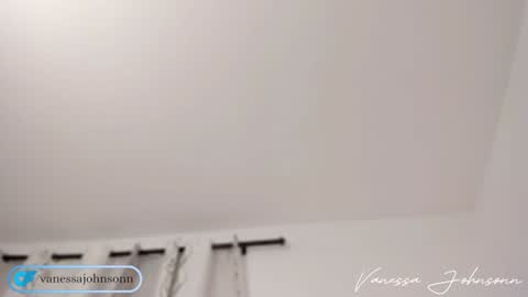 vanessajohnsonn online show from January 4, 2025, 4:12 am