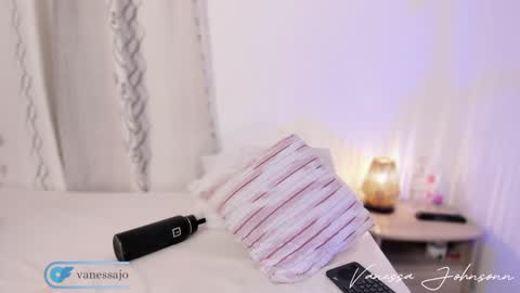 vanessajohnsonn online show from January 23, 2025, 12:35 am