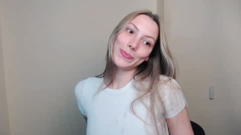 Vanessa online show from April 13, 2026, 4:34 pm