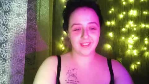 vanessashadow online show from December 19, 2025, 9:44 pm