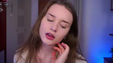 Luna online show from January 6, 2026, 6:44 pm