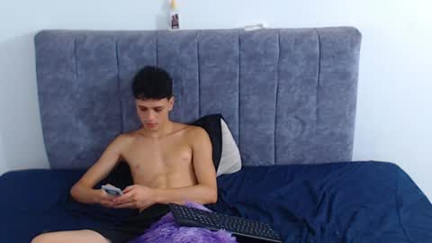 Snapshot of vanie_ chatting on May 24, 2026, 10:04 pm Ruby and Vanie online show from May 24, 2026, 10:04 pm