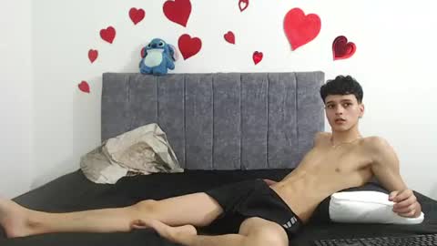 Snapshot of vanie_ chatting on July 11, 2026, 11:39 pm Ruby and Vanie online show from July 11, 2026, 11:39 pm