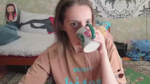 Snapshot of vanilla_arya chatting on July 18, 2026, 9:57 am Adelina online show from July 18, 2026, 9:57 am