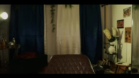 Snapshot of vanilla_velvet chatting on May 17, 2026, 4:03 pm Annabet online show from May 17, 2026, 4:03 pm