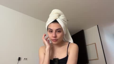 Snapshot of vanilla_velvet chatting on June 11, 2026, 1:05 am Annabet online show from June 11, 2026, 1:05 am