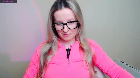 Mia online show from February 11, 2026, 8:19 am