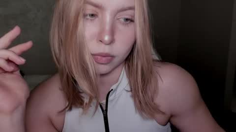 Snapshot of vanillalivitski chatting on September 19, 2025, 11:00 am Vanilla online show from September 19, 2025, 11:00 am