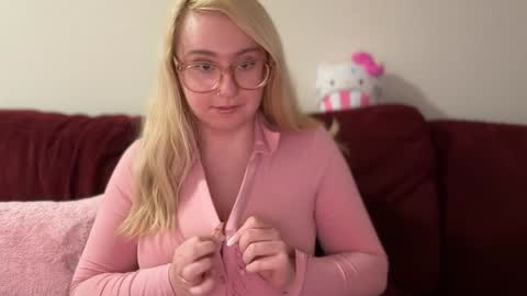 vanillapuddingpie online show from January 27, 2025, 12:54 am